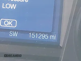 2016 Ford Taurus SE z VIN 1FAHP2D83GG131408, wystawiony jako IAAI lot #41552981 z przebiegiem 151 295 mil mil oraz . Historia ofert i sprzedaży dostępna na DreamBid. Obrazek 16.