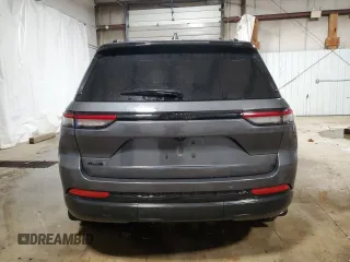 2023 Jeep Grand Cherokee Laredo z VIN 1C4RJHAG7PC620674, wystawiony jako Copart lot #45369315 z przebiegiem 31 754 mil mil oraz Szkoda całkowita • Salvage title. Historia ofert i sprzedaży dostępna na DreamBid. Obrazek 6.
