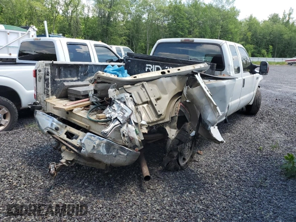 2006 Ford F-250 XL with VIN 1FTSX20576EC87733, listed as a Copart auction lot 62748595 with 285,236 mi miles and Salvage title. Bid and sale history available at DreamBid. Image 3.