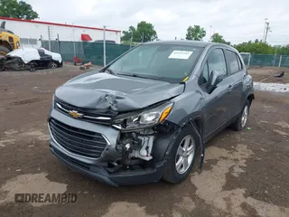 2020 Chevrolet Trax LS with VIN 3GNCJKSB3LL154785, listed as a IAAI auction lot 42523242 with 31,038 mi miles and . Bid and sale history available at DreamBid. Image 6.
