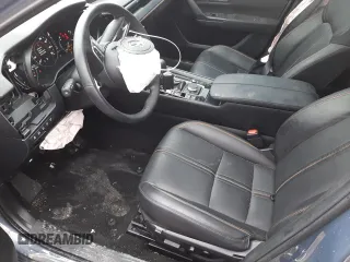 2023 Mazda CX-50 Premium Plus z VIN 7MMVABEY6PN100615, wystawiony jako Copart lot #36311113 z przebiegiem 10 622 mil mil oraz . Historia ofert i sprzedaży dostępna na DreamBid. Obrazek 7.