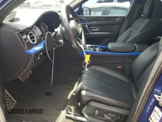 2020 Bentley Bentayga V8 z VIN SJAAM2ZV4LC029380, wystawiony jako Copart lot #61638873 z przebiegiem 7979 mil mil oraz . Historia ofert i sprzedaży dostępna na DreamBid. Obrazek 7.
