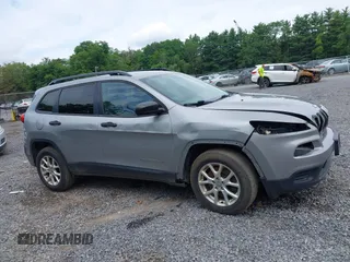 2016 Jeep Cherokee Altitude z VIN 1C4PJMAS0GW251840, wystawiony jako IAAI lot #42636245 z przebiegiem 216 061 mil mil oraz . Historia ofert i sprzedaży dostępna na DreamBid. Obrazek 13.