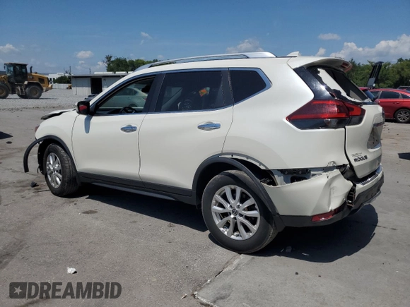 2020 Nissan Rogue SV z VIN JN8AT2MV7LW124124, wystawiony jako Copart lot #57997955 z przebiegiem 76 454 mil mil oraz Nie do naprawy • Non repairable. Historia ofert i sprzedaży dostępna na DreamBid. Obrazek 2.
