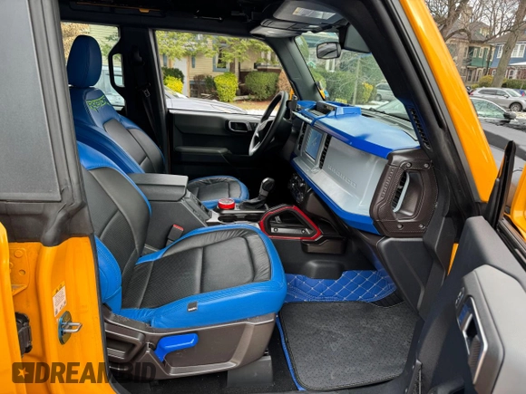 2022 Ford Bronco with VIN 1FMDE5DH4NLA79044, listed as a Copart auction lot 87172704 with 21,281 mi miles and Clean Title. Bid and sale history available at DreamBid. Image 5.