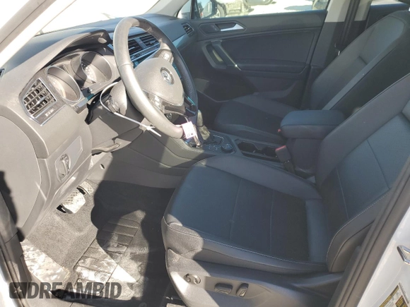 2020 Volkswagen Tiguan SE with VIN 3VV2B7AX4LM025185, listed as a Copart auction lot 48942445 with 82,550 mi miles and Salvage Title. Bid and sale history available at DreamBid. Image 7.