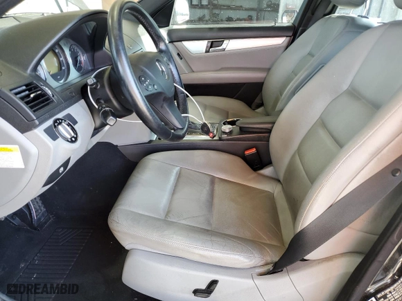 2008 Mercedes-Benz C-Class 3.0L Sport with VIN WDDGF54X88F079112, listed as a Copart auction lot 82268823 with 166,400 mi miles and Salvage Title. Bid and sale history available at carsss.com. Image 7.