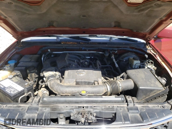 2005 Nissan Pathfinder SE z VIN 5N1AR18U85C748617, wystawiony jako Copart lot #56635695 z przebiegiem 214 403 mil mil oraz Szkoda całkowita • Salvage title. Historia ofert i sprzedaży dostępna na DreamBid. Obrazek 12.