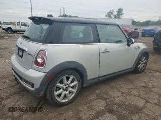 2011 MINI Hardtop S with VIN WMWSV3C58BTY11580, listed as a Copart auction lot 62081615 with 112,336 mi miles and Salvage title. Bid and sale history available at DreamBid. Image 3.