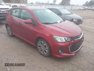 2018 Chevrolet Sonic LT z VIN 1G1JD6SH0J4116915, wystawiony jako IAAI lot #41333010 z przebiegiem 45 164 mil mil oraz . Historia ofert i sprzedaży dostępna na DreamBid. Obrazek 1.
