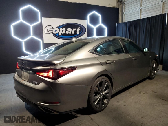 2021 Lexus ES with VIN 58AGZ1B17MU086913, listed as a Copart auction lot 81472824 with 27,013 mi miles and Clean Title. Bid and sale history available at carsss.com. Image 3.