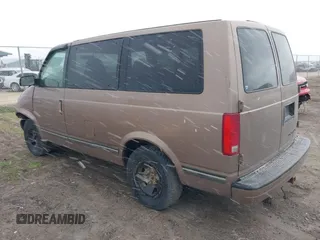 1997 Chevrolet Astro z VIN 1GNDM19W7VB232813, wystawiony jako IAAI lot #42046310 z przebiegiem Nie podano mil oraz . Historia ofert i sprzedaży dostępna na DreamBid. Obrazek 3.