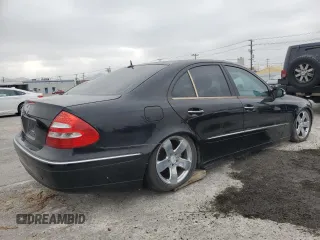 2003 Mercedes-Benz E 500 z VIN WDBUF70J63A290744, wystawiony jako Copart lot #58621995 z przebiegiem 124 631 mil mil oraz Czysty tytuł • Clean title. Historia ofert i sprzedaży dostępna na DreamBid. Obrazek 3.