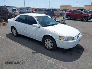 1998 Toyota Camry LE z VIN JT2BF22K8W0127551, wystawiony jako IAAI lot #41710949 z przebiegiem 191 026 mil mil oraz . Historia ofert i sprzedaży dostępna na DreamBid. Obrazek 1.