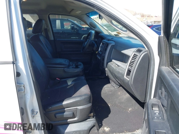 2014 Ram 1500 Express z VIN 1C6RR7FT3ES192539, wystawiony jako IAAI lot #41760162 z przebiegiem 107 098 mil mil oraz . Historia ofert i sprzedaży dostępna na DreamBid. Obrazek 5.