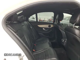 2018 Mercedes-Benz C 300 z VIN 55SWF4JB6JU275731, wystawiony jako Copart lot #55496575 z przebiegiem 51 107 mil mil oraz Szkoda całkowita • Salvage title. Historia ofert i sprzedaży dostępna na DreamBid. Obrazek 10.