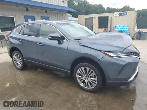 2022 Toyota Venza LE with VIN JTEAAAAH9NJ111056, listed as a Copart auction lot 56404594 with 16,485 mi miles and Salvage Title. Bid and sale history available at carsss.com. Image 4.
