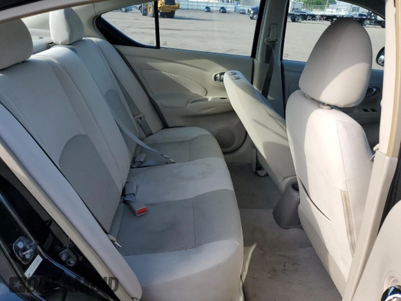 2012 Nissan Versa SV z VIN 3N1CN7APXCL939881, wystawiony jako Copart lot #58373915 z przebiegiem 82 970 mil mil oraz Szkoda całkowita • Salvage title. Historia ofert i sprzedaży dostępna na DreamBid. Obrazek 10.