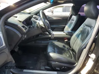2018 Lincoln MKZ Hybrid Reserve z VIN 3LN6L5MU2JR621992, wystawiony jako Copart lot #58600025 z przebiegiem 136 672 mil mil oraz Szkoda całkowita • Salvage title. Historia ofert i sprzedaży dostępna na DreamBid. Obrazek 7.