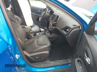 2019 Jeep Cherokee Trailhawk Elite with VIN 1C4PJMBN9KD258508, listed as a IAAI auction lot 42389006 with 106,480 mi miles and . Bid and sale history available at DreamBid. Image 5.