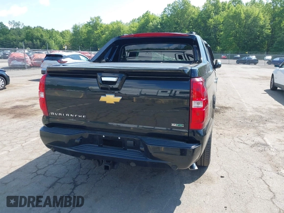 2012 Chevrolet Avalanche LTZ z VIN 3GNTKGE73CG110781, wystawiony jako IAAI lot #42557794 z przebiegiem 146 575 mil mil oraz . Historia ofert i sprzedaży dostępna na DreamBid. Obrazek 17.