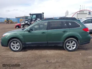 2014 Subaru Outback 2.5i Premium with VIN 4S4BRCCC3E3245091, listed as a IAAI auction lot 41781147 with 81,102 mi miles. Bid and sale history available at carsss.com. Image 15.