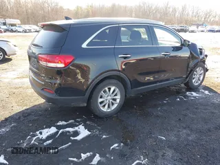 2018 Kia Sorento LX with VIN 5XYPGDA35JG404725, listed as a IAAI auction lot 41188949 with 48,229 mi miles. Bid and sale history available at carsss.com. Image 4.