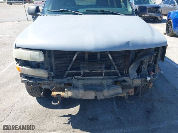 2001 Chevrolet Tahoe LT with VIN 1GNEC13T31R122882, listed as a IAAI auction lot 41999271 with 211,687 mi miles. Bid and sale history available at carsss.com. Image 6.