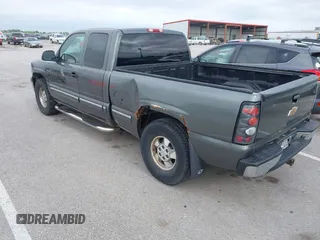 2001 Chevrolet Silverado 1500 LS with VIN 1GCEK19V21Z229300, listed as a IAAI auction lot 42180841 with 282,099 mi miles. Bid and sale history available at carsss.com. Image 3.