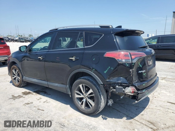 2018 Toyota RAV4 XLE z VIN 2T3RFREV4JW812199, wystawiony jako Copart lot #58485725 z przebiegiem 96 576 mil mil oraz Szkoda całkowita • Salvage title. Historia ofert i sprzedaży dostępna na DreamBid. Obrazek 2.