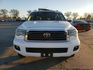 2018 Toyota Sequoia SR5 with VIN 5TDBY5G19JS159062, listed as a Copart auction lot 88818325 with 60,623 mi miles and Salvage Title. Bid and sale history available at carsss.com. Image 5.