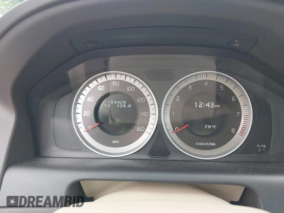 2013 Volvo XC60 3.2L with VIN YV4952DL4D2427004, listed as a IAAI auction lot 42152402 with 154,428 mi miles and . Bid and sale history available at DreamBid. Image 7.