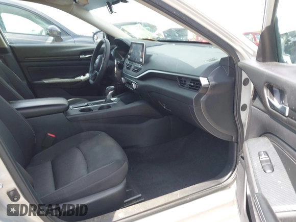 2019 Nissan Altima S with VIN 1N4BL4BV6KC211808, listed as a IAAI auction lot 41981312 with 96,362 mi miles and . Bid and sale history available at carsss.com. Image 5.
