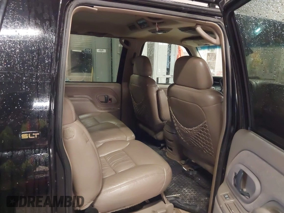 1999 GMC Suburban z VIN 3GKFK16R3XG529761, wystawiony jako IAAI lot #42272646 z przebiegiem 269 114 mil mil oraz . Historia ofert i sprzedaży dostępna na DreamBid. Obrazek 8.