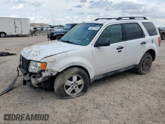 2011 Ford Escape XLT z VIN 1FMCU9D77BKB26159, wystawiony jako Copart lot #59211745 z przebiegiem 252 374 mil mil oraz Szkoda całkowita • Salvage title. Historia ofert i sprzedaży dostępna na DreamBid. Obrazek 1.