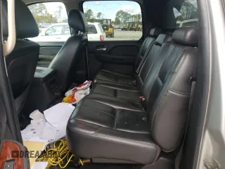 2010 Chevrolet Avalanche LT with VIN 3GNNCFE07AG243365, listed as a Copart auction lot 82130204 with 304,692 mi miles and Salvage Title. Bid and sale history available at carsss.com. Image 10.
