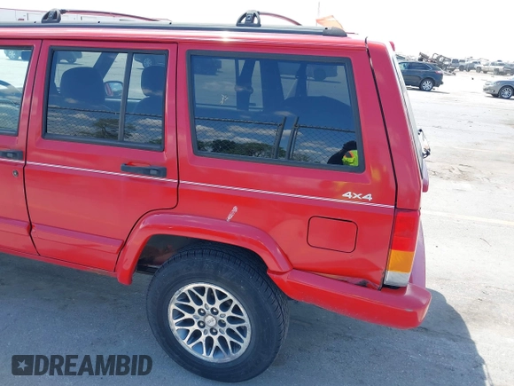 1997 Jeep Cherokee Country with VIN 1J4FJ78SXVL568925, listed as a IAAI auction lot 42254459 with Not provided miles and . Bid and sale history available at DreamBid. Image 6.