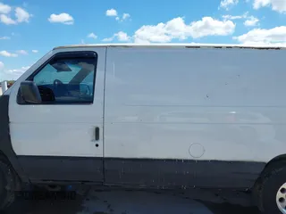 1998 Ford Econoline Cargo z VIN 1FTPE24L0WHA26141, wystawiony jako IAAI lot #42222412 z przebiegiem 345 331 mil mil oraz . Historia ofert i sprzedaży dostępna na DreamBid. Obrazek 14.