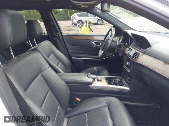 2015 Mercedes-Benz E-Class E 350 Luxury with VIN WDDHF8JB2FB088875, listed as a IAAI auction lot 42128441 with 150,542 mi miles. Bid and sale history available at carsss.com. Image 5.