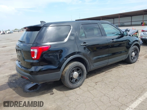 2016 Ford Police Interceptor Utility z VIN 1FM5K8AR8GGB36191, wystawiony jako IAAI lot #42046563 z przebiegiem 102 912 mil mil oraz . Historia ofert i sprzedaży dostępna na DreamBid. Obrazek 4.