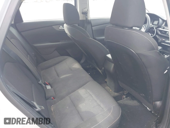 2019 Kia Forte LXS z VIN 3KPF24AD3KE041214, wystawiony jako IAAI lot #41893834 z przebiegiem 105 581 mil mil oraz . Historia ofert i sprzedaży dostępna na DreamBid. Obrazek 8.