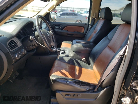 2008 Chevrolet Tahoe 3LT z VIN 1GNFK13008R129361, wystawiony jako Copart lot #49392315 z przebiegiem 172 511 mil mil oraz Szkoda całkowita • Salvage title. Historia ofert i sprzedaży dostępna na DreamBid. Obrazek 7.