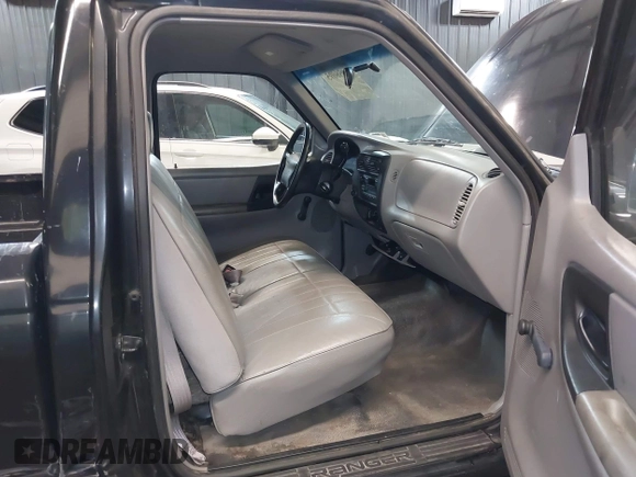 1995 Ford Ranger Splash z VIN 1FTCR10A7STA63518, wystawiony jako IAAI lot #42098095 z przebiegiem 75 409 mil mil oraz . Historia ofert i sprzedaży dostępna na DreamBid. Obrazek 5.