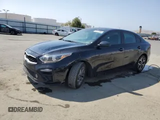2021 Kia Forte LXS z VIN 3KPF24ADXME341836, wystawiony jako Copart lot #59800225 z przebiegiem 105 961 mil mil oraz Czysty tytuł • Clean title. Historia ofert i sprzedaży dostępna na DreamBid. Obrazek 1.