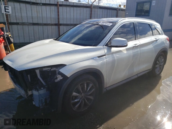 2019 Infiniti QX50 LUXE with VIN 3PCAJ5M19KF133698, listed as a Copart auction lot 38974643 with 69,595 mi miles. Bid and sale history available at carsss.com. Image 1.