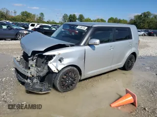 2015 Scion xB with VIN JTLZE4FE1FJ068320, listed as a Copart auction lot 74186134 with 139,585 mi miles and Salvage Title. Bid and sale history available at carsss.com. Image 1.