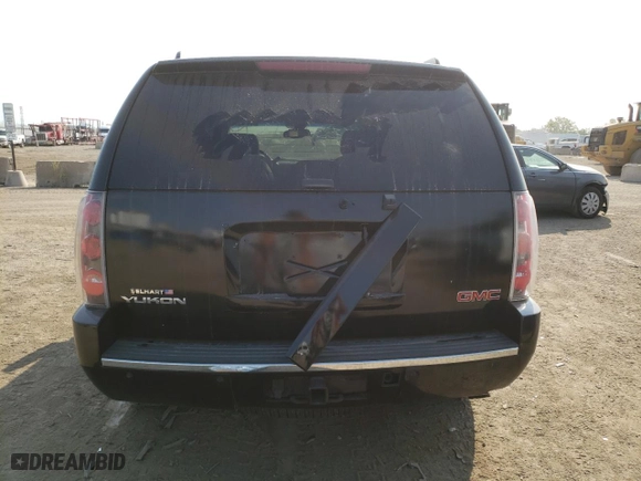 2008 GMC Yukon Denali with VIN 1GKFK63898J148375, listed as a Copart auction lot 71291834 with 0 mi miles and Salvage Title. Bid and sale history available at carsss.com. Image 6.