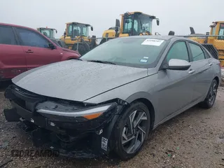 2025 Hyundai Elantra SEL Convenience with VIN KMHLS4DG7SU952152, listed as a IAAI auction lot 42188302 with 4,620 mi miles and . Bid and sale history available at DreamBid. Image 18.