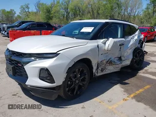 2021 Chevrolet Blazer RS z VIN 3GNKBKRS1MS584224, wystawiony jako IAAI lot #42022148 z przebiegiem 41 295 mil mil oraz . Historia ofert i sprzedaży dostępna na DreamBid. Obrazek 2.