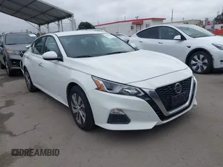 2019 Nissan Altima S z VIN 1N4BL4BVXKC225422, wystawiony jako IAAI lot #42189803 z przebiegiem 103 336 mil mil oraz . Historia ofert i sprzedaży dostępna na DreamBid. Obrazek 1.